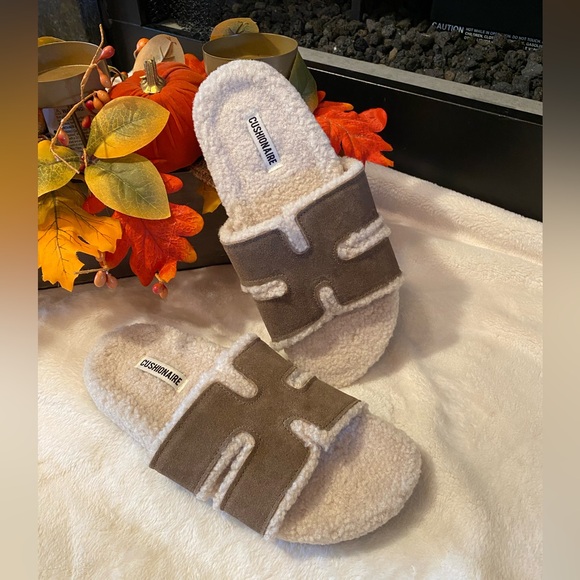 Brand New CUSHIONAIRE Cuddle Shearling Footbed Sandal - Picture 4 of 7